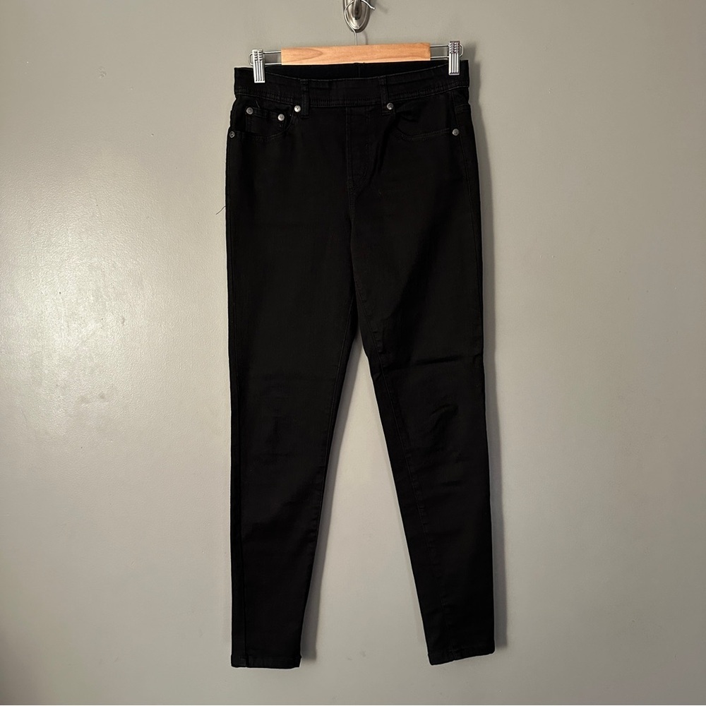 DG2 by Diane Gilman black pull on skinny jeans